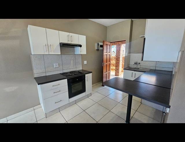 2 BEDROOM APARTMENT TO LET IN FAIRVIEW